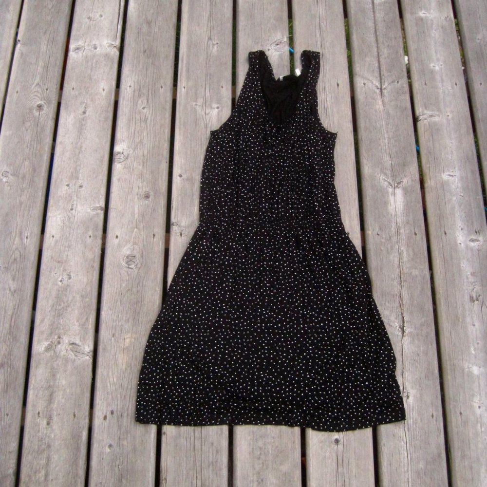 Comfy little black & white dress